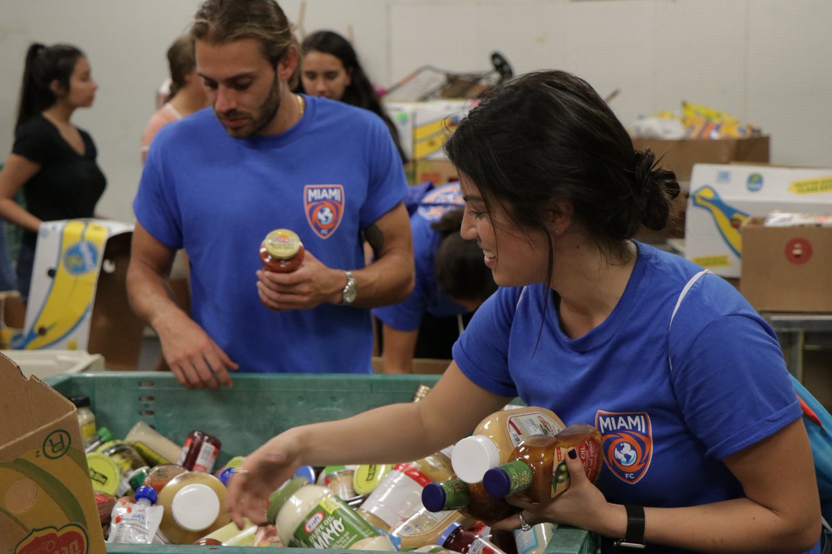 TheMiamiFC's tweet photo. .@TheMiamiFC Community Keepers officially launched last Friday supporting the #HurricaneIrma relief efforts @FeedingSFL! #Our305 #WeLoveYa https://t.co/KtGCfCo4wJ