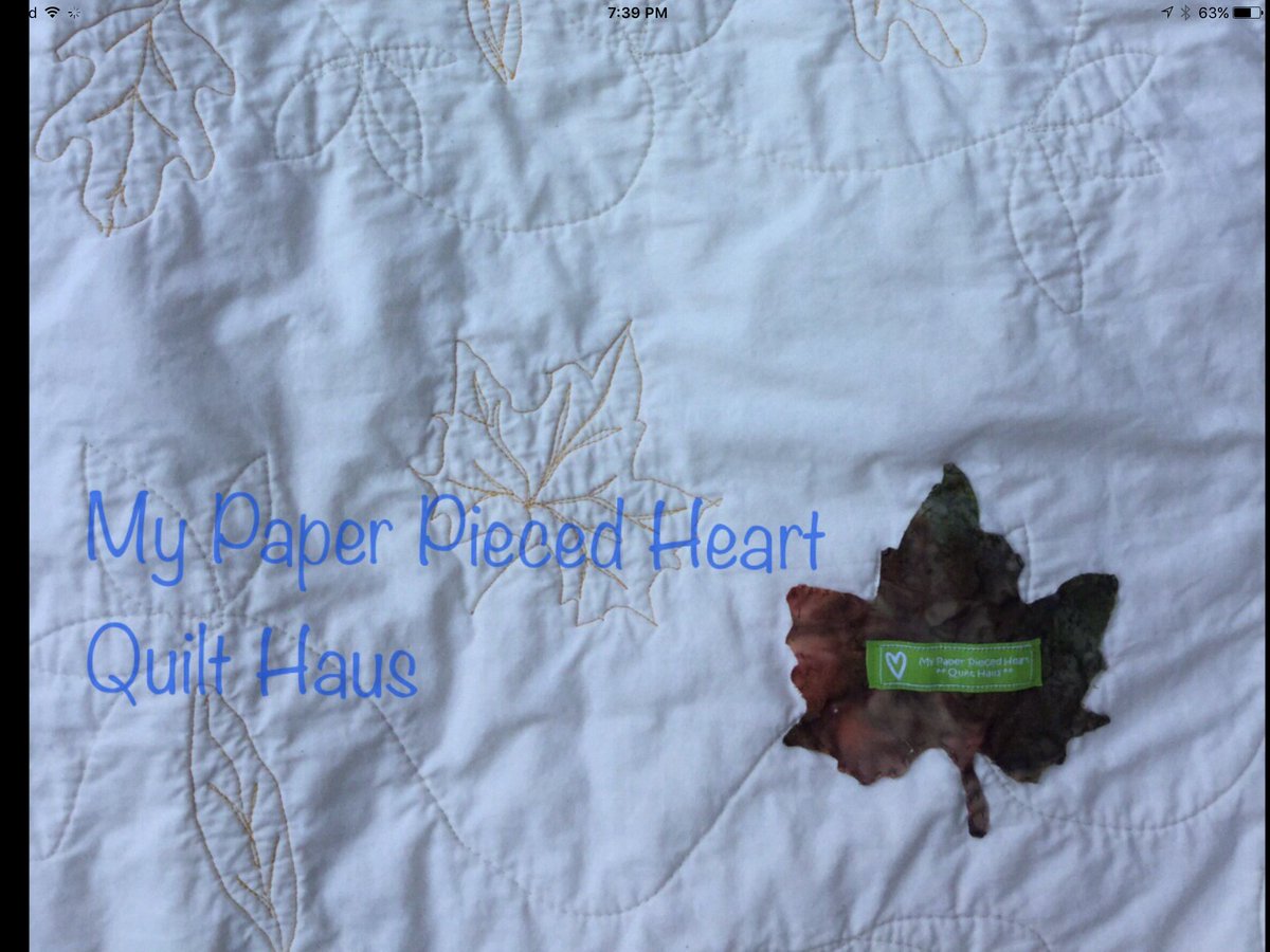 MypaperpheartQH's tweet photo. #autumn #quilt #longarmed #FMQ in a flowing open leaf meander with #appliqué #fall leaves.
Off to gift shop this week! Hope it sells 💨 https://t.co/kXgWPrRPs4
