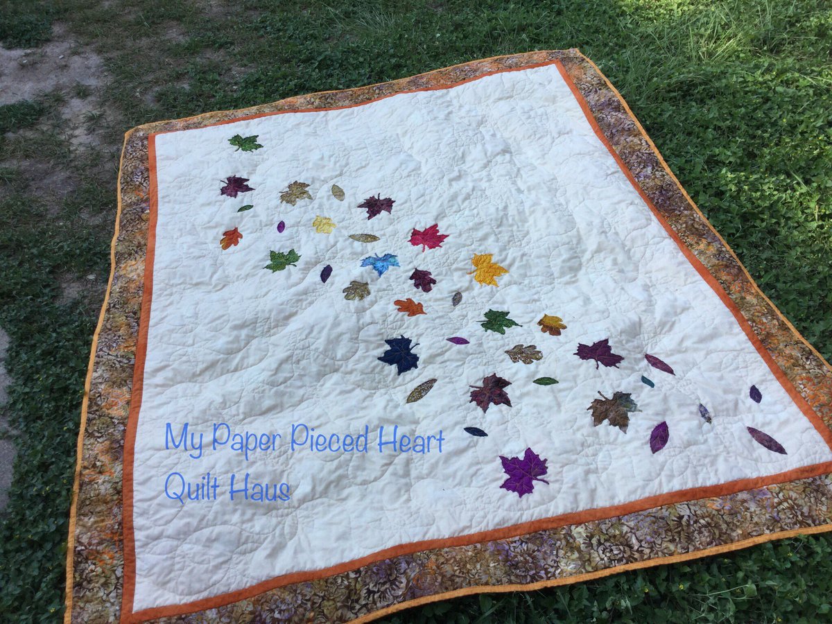 MypaperpheartQH's tweet photo. #autumn #quilt #longarmed #FMQ in a flowing open leaf meander with #appliqué #fall leaves.
Off to gift shop this week! Hope it sells 💨 https://t.co/kXgWPrRPs4