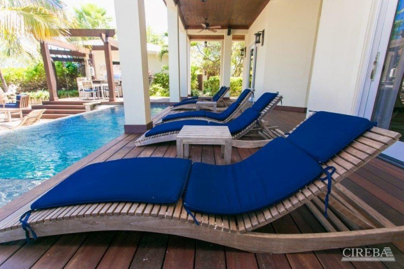 ChatfieldRafael's tweet photo. Residential Property - THE DECKHOUSE AT THE RITZ CARLTON for sale in the Cayman Islands.
https://t.co/F8pBTQXVsy

#caymanislands #residents https://t.co/Ztl3zU2TXB