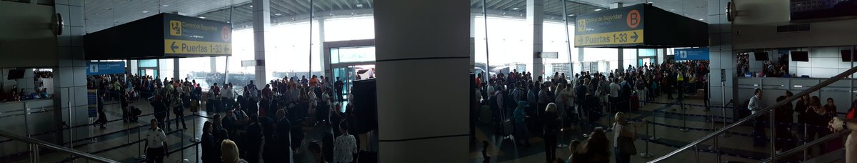 Aeropuerto Internacional de Tocumen.  2 hrs en la penumbra.