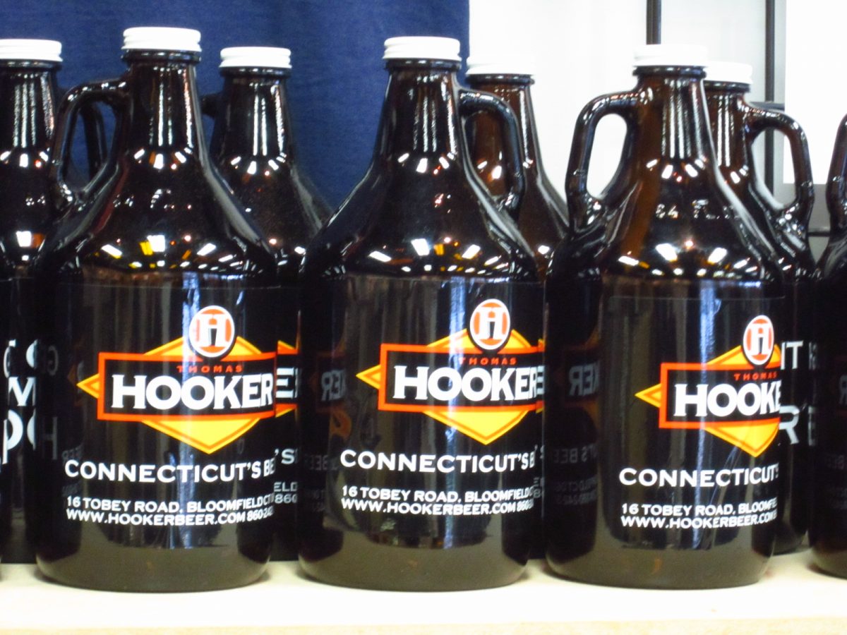 HarborBrewFest's tweet photo. Great thanks to @ThimbleBeer &amp; @hookerbeer for joining us a 9/30. Discounted tix @HarrysWine or online at https://t.co/CFHQoq870e. https://t.co/sml9KoTH7N