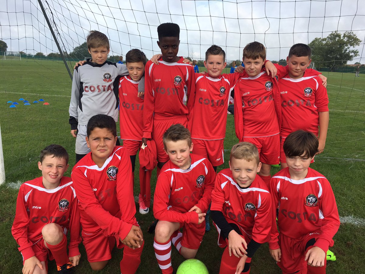 creasey_fc's tweet photo. First game of the season! #teamwork #creativity #enjoyment #Creasey fc https://t.co/oRwgEkqo8D