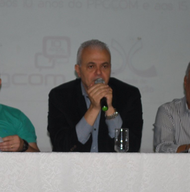 PpgcomUfjf's tweet photo. O reitor da UFJF, Dr. Marcus Vinicius David, assumiu publicamente o seu compromisso no projeto de implementação do Doutorado no Ppgcom. https://t.co/f2fCGOzVfG