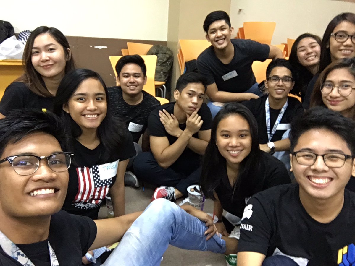 korina_sse's tweet photo. I'm grateful na di kami nagkamali na pinili namin kayo. Congrats to us for winning the Best Dance Craze ππ»#NAVIGATE #kaLOGs #BestTeam πͺπΌπ https://t.co/0qVMcFjyCs