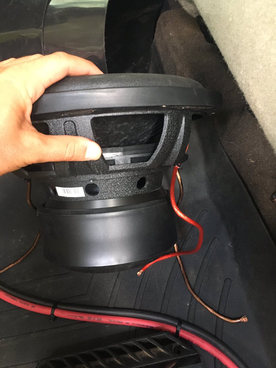 KorySmith13's tweet photo. FOR SALE!!!! 12" DB Drive WDX3K 1500s $175 and a T1500-1db Rockford power amp $400 obo https://t.co/TV747xaQUW