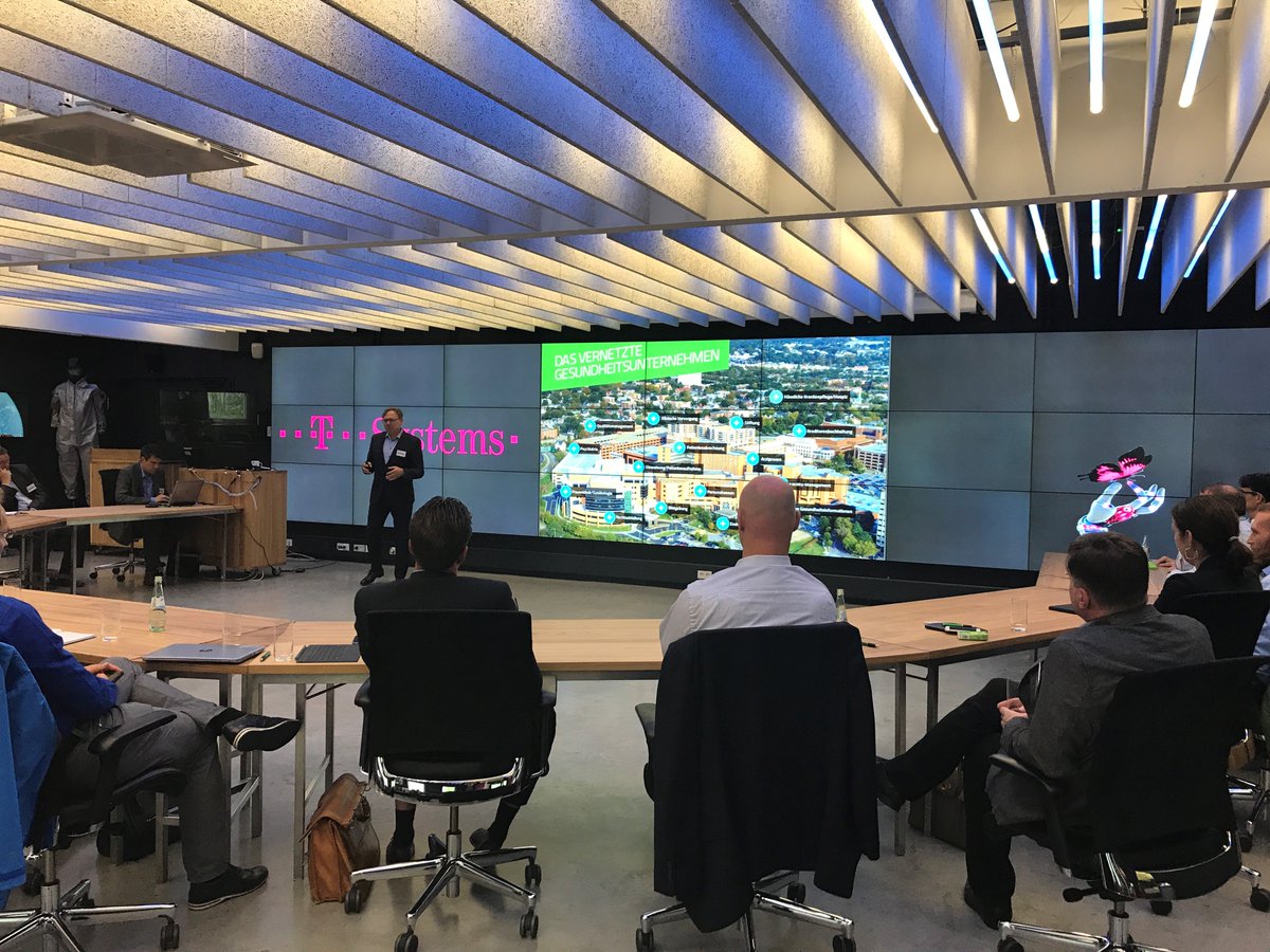 DigiPapst's tweet photo. German #DigitalTransformationSummit -  One platform. Unlimited potential via 
OnBase®by Hyland https://t.co/FqtiPgyioj https://t.co/CYcVqf1Xvm
