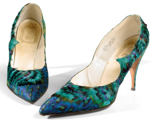 SothebysFr's tweet photo. Stepping Out in Style: 10 Pairs of #RogerVivier Shoes https://t.co/UKUsehXS8y #PetitesRobesNoires #SothebysFr https://t.co/gqrDsJzTsv