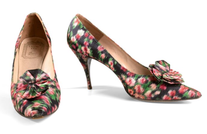 SothebysFr's tweet photo. Stepping Out in Style: 10 Pairs of #RogerVivier Shoes https://t.co/UKUsehXS8y #PetitesRobesNoires #SothebysFr https://t.co/gqrDsJzTsv