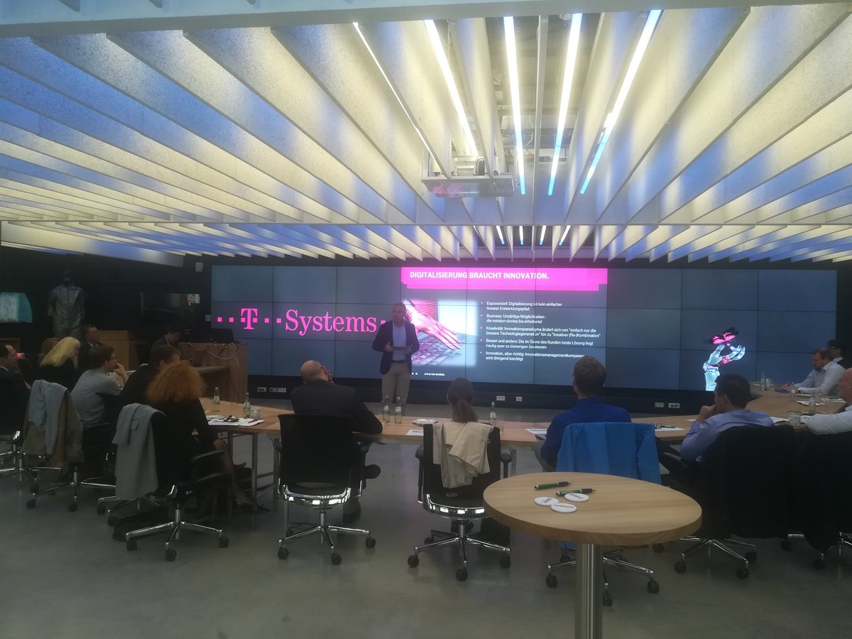 DigiPapst's tweet photo. German #DigitalTransformationSummit - Innovation durch #Digitalisierung am Beispiel #Blockchain via T-Systems https://t.co/FqtiPgyioj https://t.co/l2OZtWXbr4