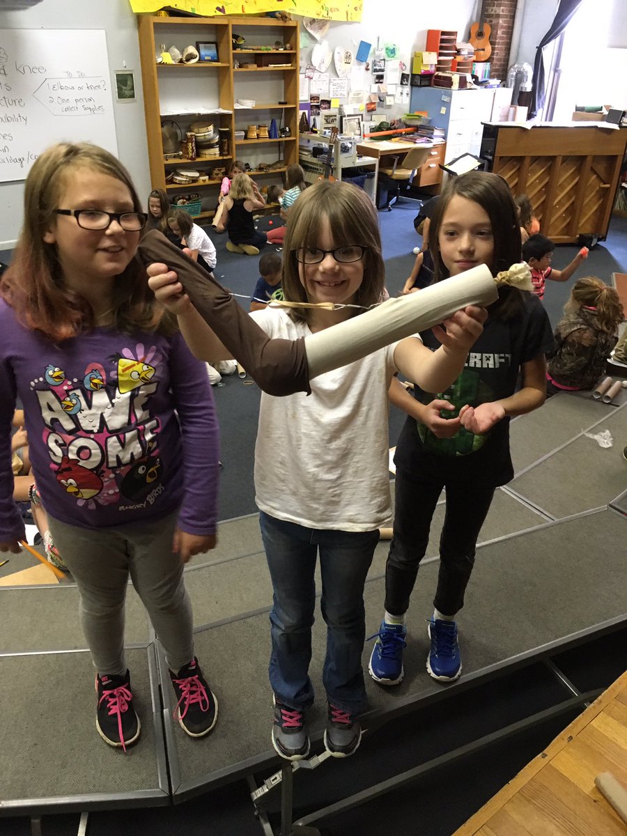 GreenValley_828's tweet photo. 3rd grade building human joints through culminating STEM project #collaboration #gvsrocks @sarahwcardwell https://t.co/Hkrz47tUPJ