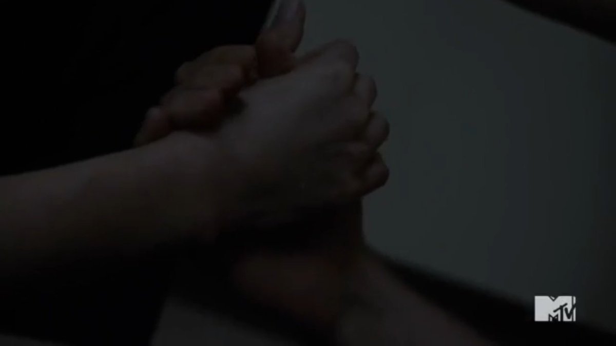 dark_nogitsune_'s tweet photo. Печально😢
#TeenWolf6B https://t.co/NzfdQCMFSG