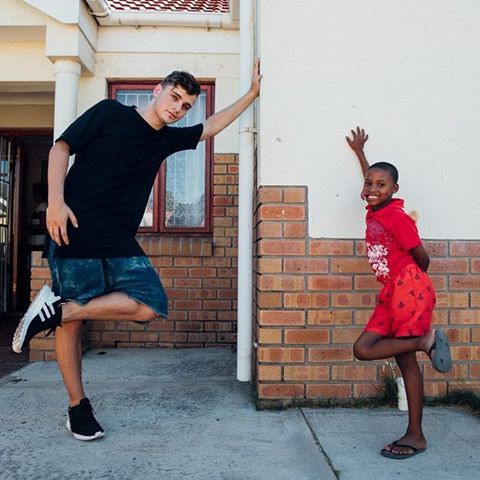 AldeasBolivia's tweet photo. Nuestro amigo DJ Productor @MartinGarrix visitó Aldeas Infantiles SOS en Cape Town. Mira el video #Garrix4SOS
https://t.co/qKlAIn9sbB https://t.co/fUWBX1mvzR