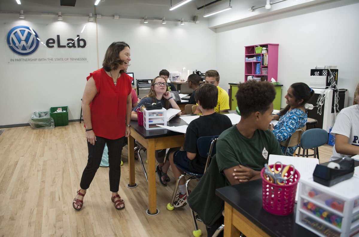 TNedu's tweet image. Meet Kristin Burrus: 2017-18 Teacher of the Year finalist and technology integration coach at @MyCSAS in @hamcoschools! #iLoveTNteachers