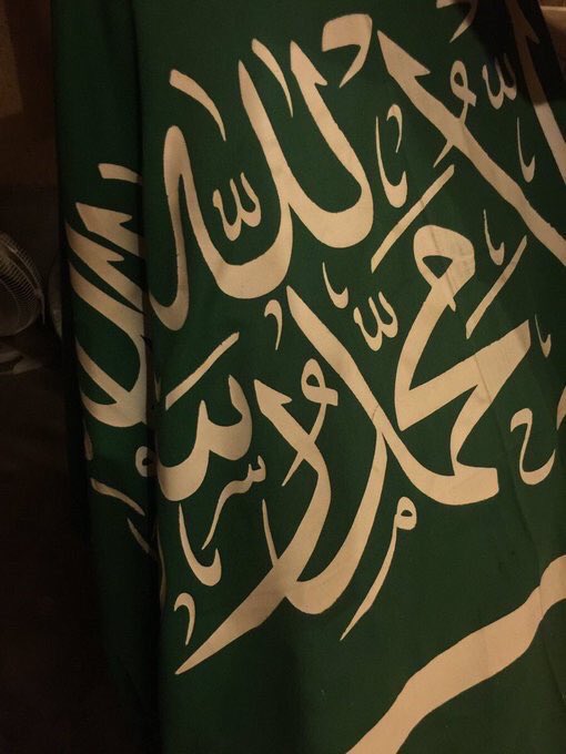 s_almthnb's tweet image. الوطن عزيز على قلوب الشرفاء 💚🇸🇦
#معا_ضد_الارهاب_والفكر_الضال
