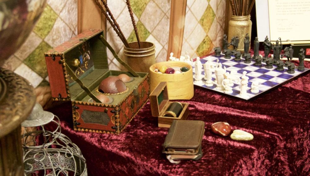 Harry_Potter_TM's tweet photo. Un profesor transforma su clase en Hogwarts para dar una sorpresa a sus alumnos.  

¿Te gustaría tener un profesor así? https://t.co/rlZZKl04Rg