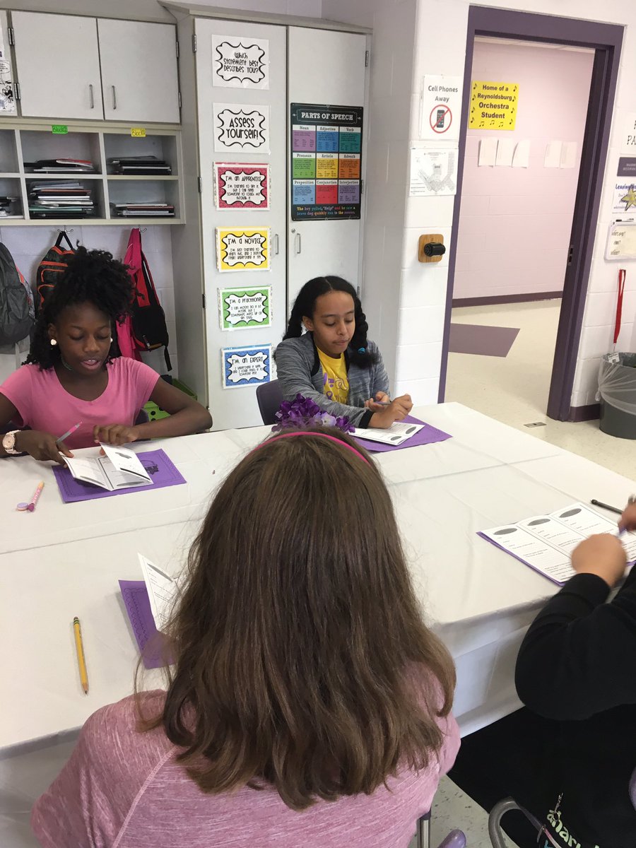 MrsDarrWRMS's tweet photo. Book tasting with @MrsBancroftWRMS https://t.co/kiiD5mTd0m