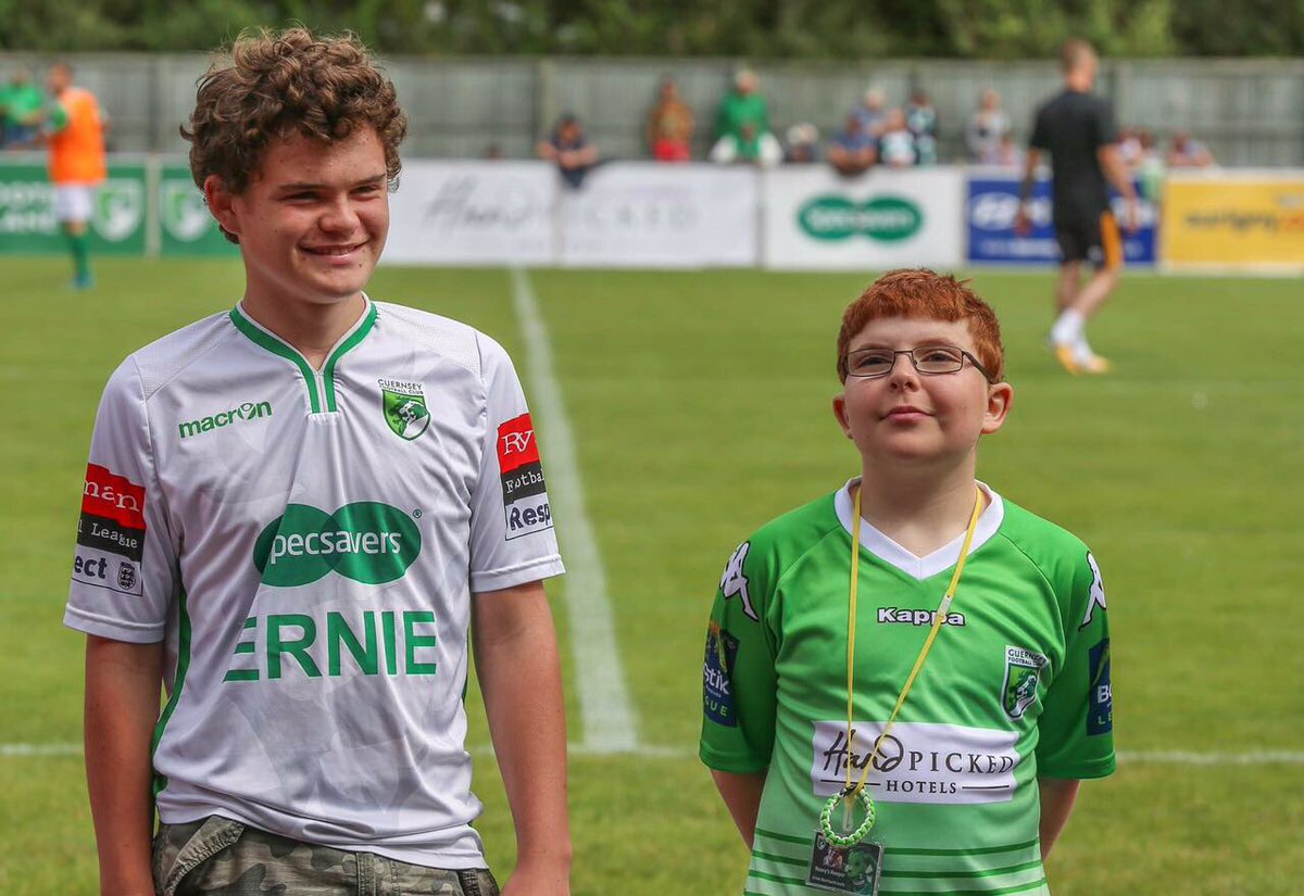 GuernseyFC's tweet photo. We were honoured to have such a 'super fan' and the best lion keeper any club could ask for. Tribute at: https://t.co/QuDlWWqnRw. #RIPErnie https://t.co/rT0yDI9nTj