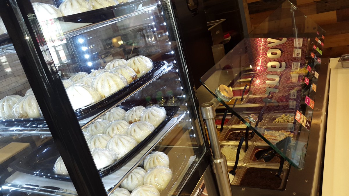 FYBTCA's tweet photo. #Steamed #baos and a #milktea #drink is the perfect post lunch snack. #MorganHill #Gilroy #SanJose #BeeAndTea https://t.co/GPxmRjvX4d