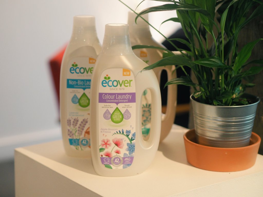 Lyndsayandgirls's tweet photo. A fab evening of fragrance, style and cocktails with @EcoverUK &amp; @WeAreThirtyPlus  #EcoverStyle #30plusecover 👕🌸🌿 https://t.co/UZ8tCmTfeN