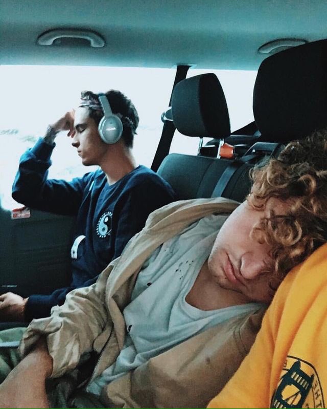 velvetlando's tweet photo. retweet to vote for kian and jc:) 
#KianJcForStreamys https://t.co/P0PGrwgPQS