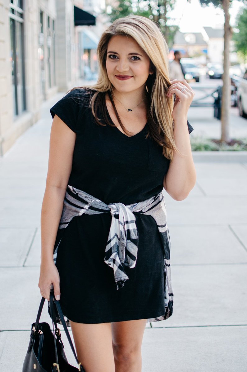 laurenmdix's tweet photo. Get details on my go-to plaid outfit here: https://t.co/ev3ZFxQnFT You're gonna love this easy outfit! #fashion #rvastyle #rva #richmondva https://t.co/RGhtEoGk5u