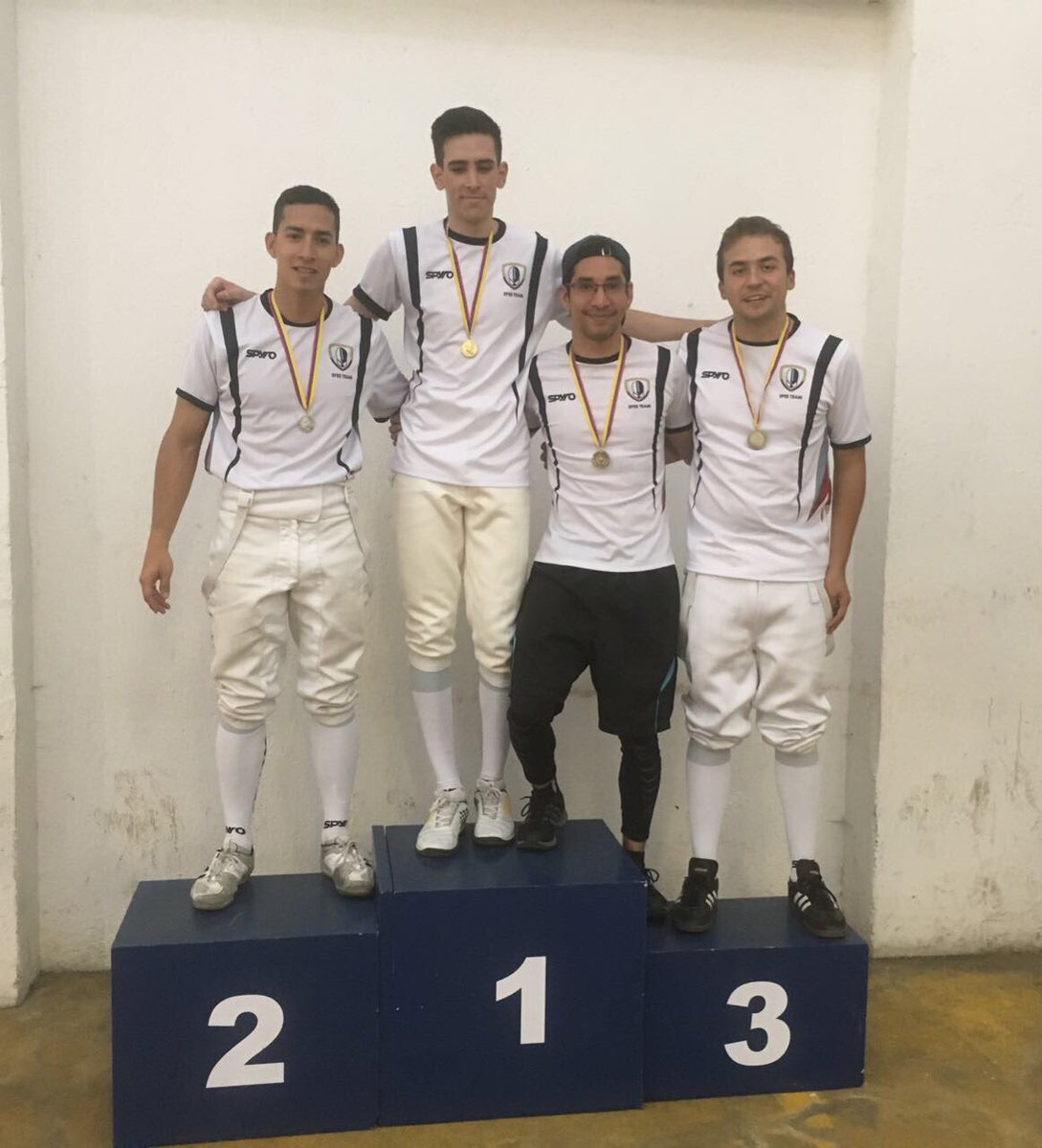 ecufencing's tweet photo. 3er Ranking Nacional Adultos de Esgrima y se van al Club todas las medallas de espada... Felicidades a todos y a seguir mejorando! https://t.co/coN9OYtgwt