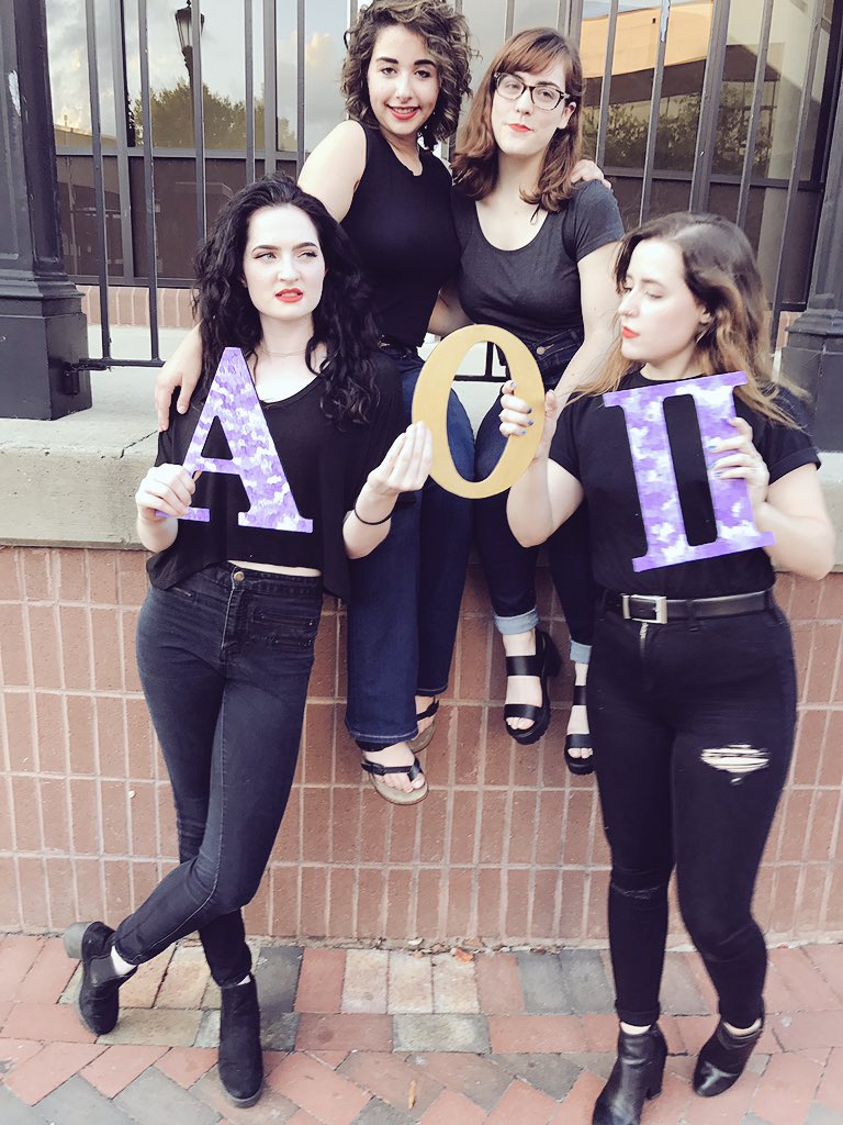 chahlotte's tweet photo. apparently this is what happens when you put me in a sorority #sry https://t.co/BkZ5zuM0DS
