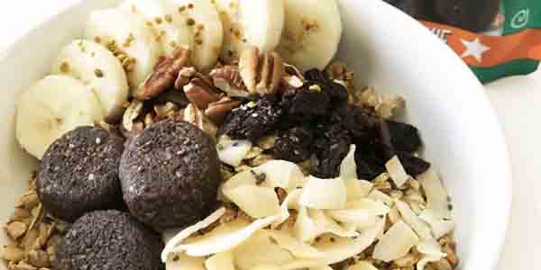 PollinateMedia's tweet photo. Dreaming of this Cocoa Power Bowl by @SkinnyForkDork. 🍫🌴 @Sejoyia @Walmart #CocoRoonsAtWalmart #Pmedia #Ad Recipe: 👉 https://t.co/0tPE0FkYSn https://t.co/cQX5hBEWhx