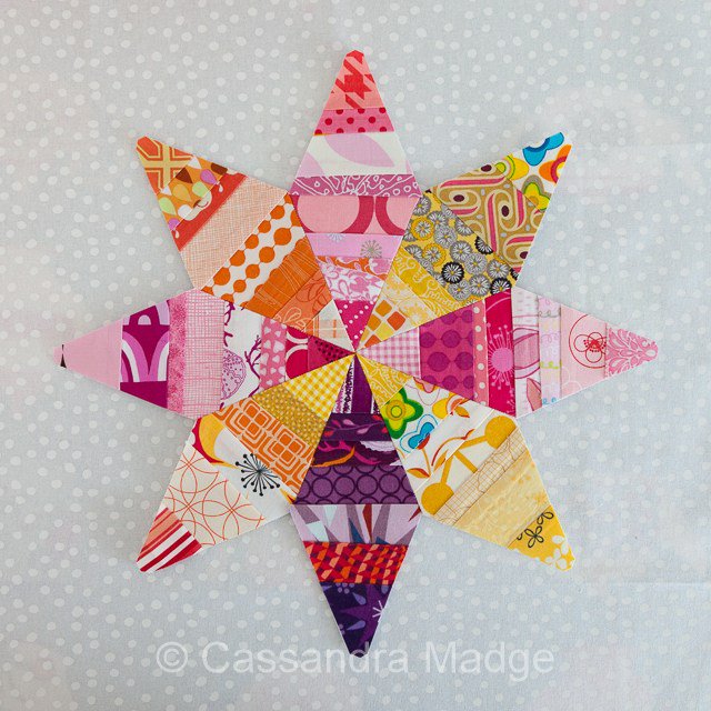 CassandrasLens's tweet image. Spinning stars - and spinning seams too! #quilting #scrapquilting #wip #patchwork cassandramadge.com/2017/09/19/spi…
