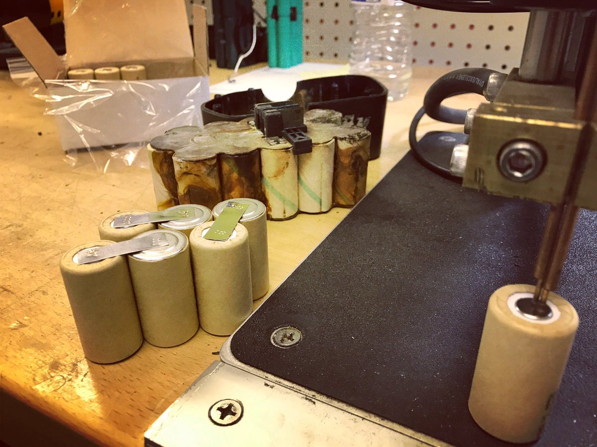 NewarkBatterCo's tweet photo. Rebuilding Snap-on packs
#rebuild #toolpack #snapon #18volt #welding https://t.co/N1hwDiqZks