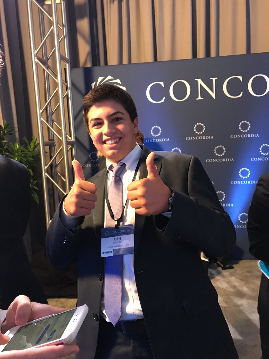 stabtakesnyc's tweet photo. Ben's face after shaking the hand of Petraeus, former director of the CIA! #Concordia17 https://t.co/jMPnRegNBE