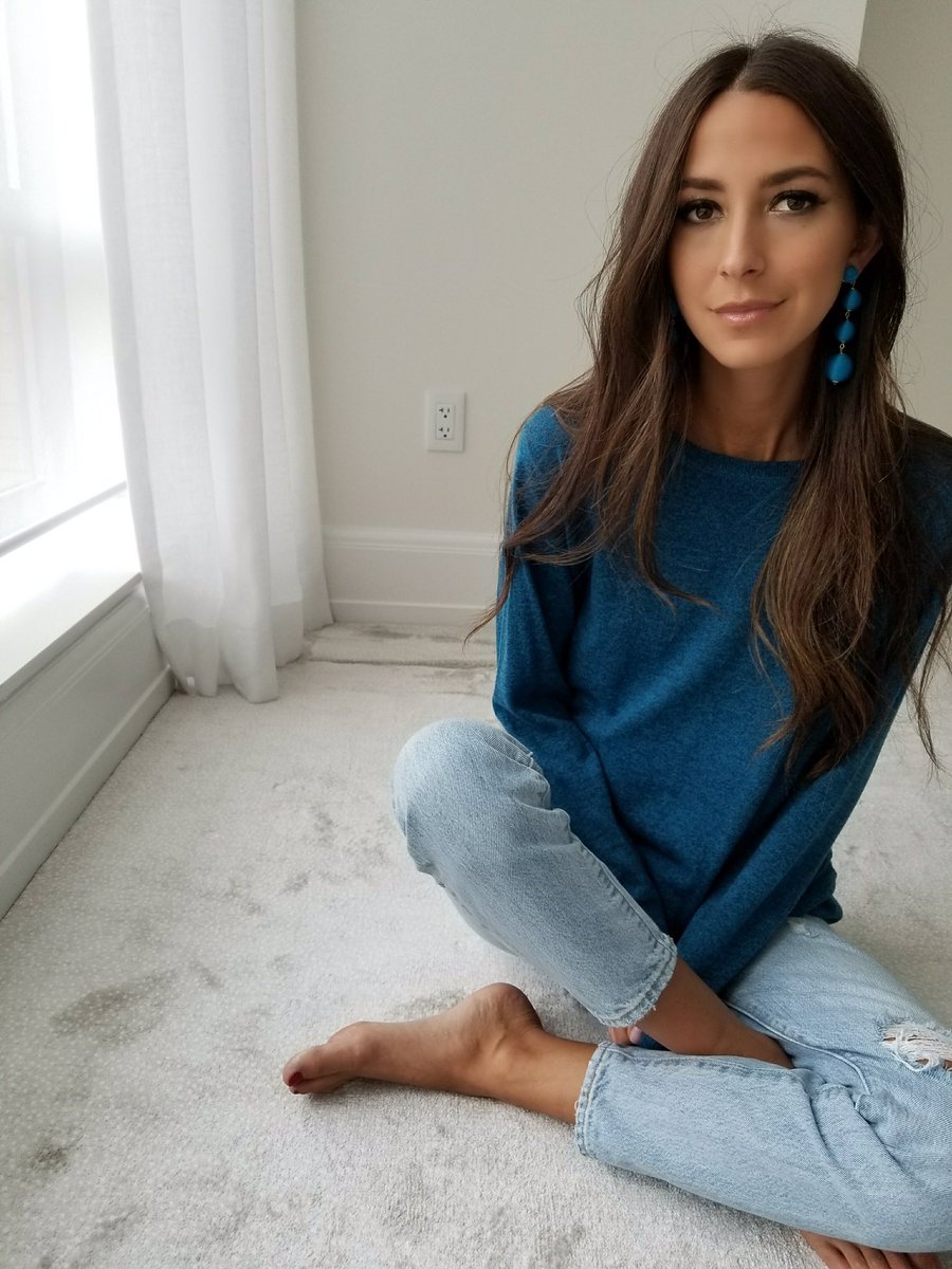 Arielle Charnas tweet media