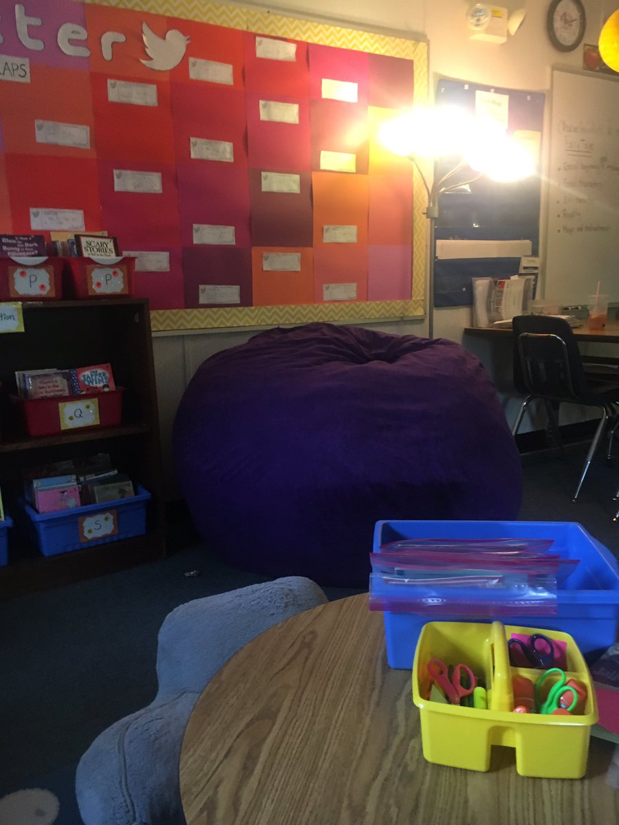 Ms_Welsh1's tweet photo. When parents support your flexible seating options and bring in a giant beanbag for more reading fun! #ThankYou #BarcroftSoars #5th #Reading https://t.co/KxkQHHGQhb