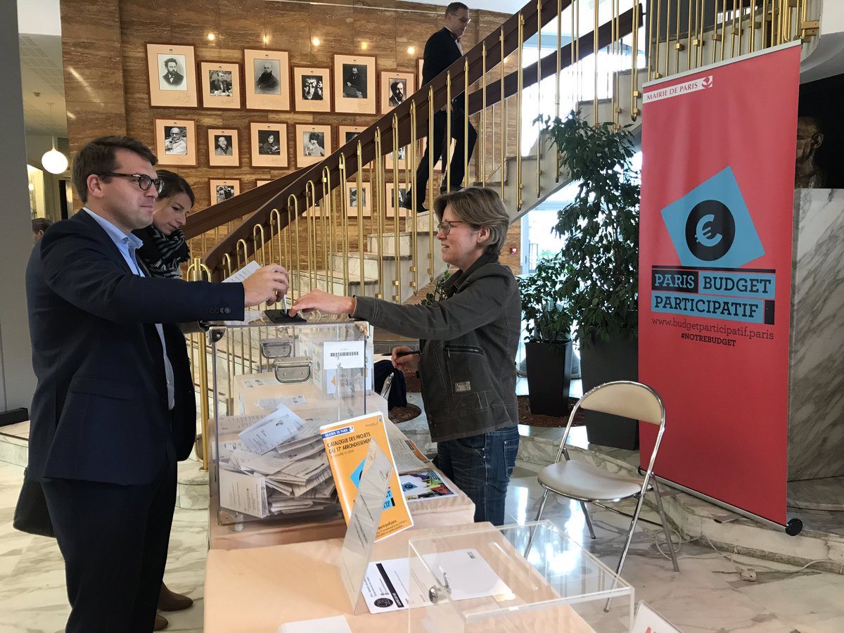 geoffroyboulard's tweet photo. 🗳 A voté pour le #BudgetParticipatif à la @Mairie17 ! 38 projets soumis aux votes pour #Paris17 ! Pour participer : budgetparticipatif.fr https://t.co/BhYqLYlB80