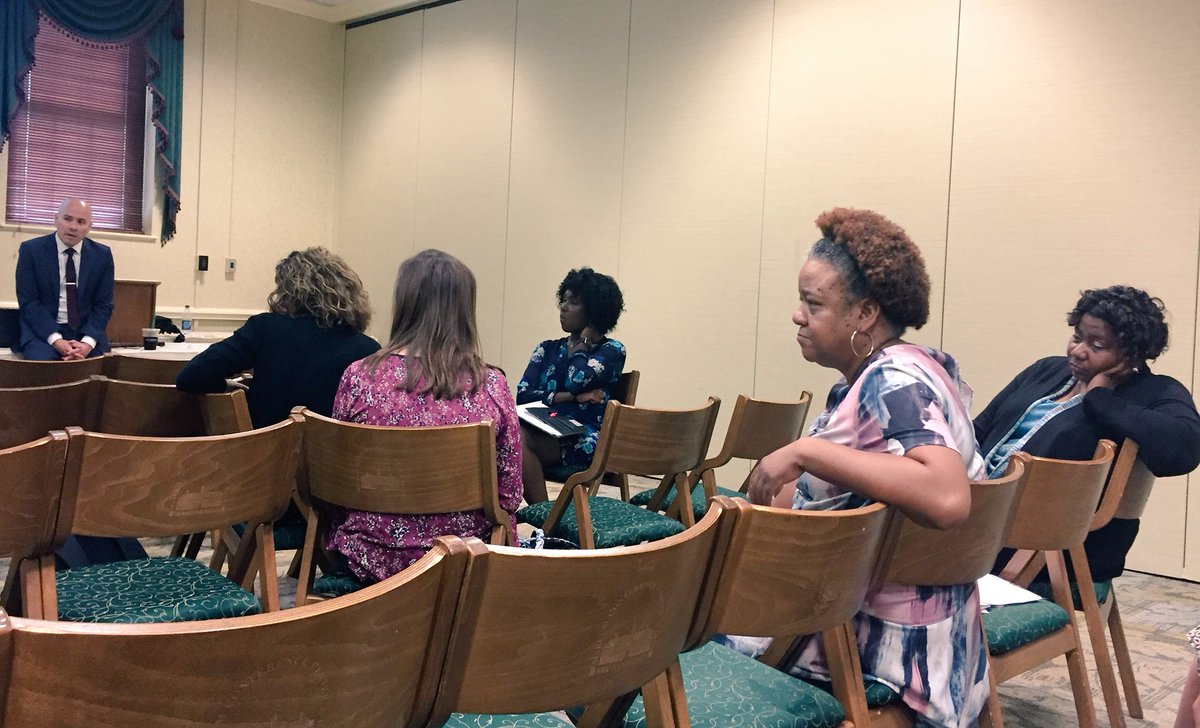 drdavidperezii's tweet image. Dr. @SamMuseus engaged faculty, staff, &amp;amp; grads in dialogue about "Critical Aspects of Culturally Responsive Acad #Advising." #MUASAA2017