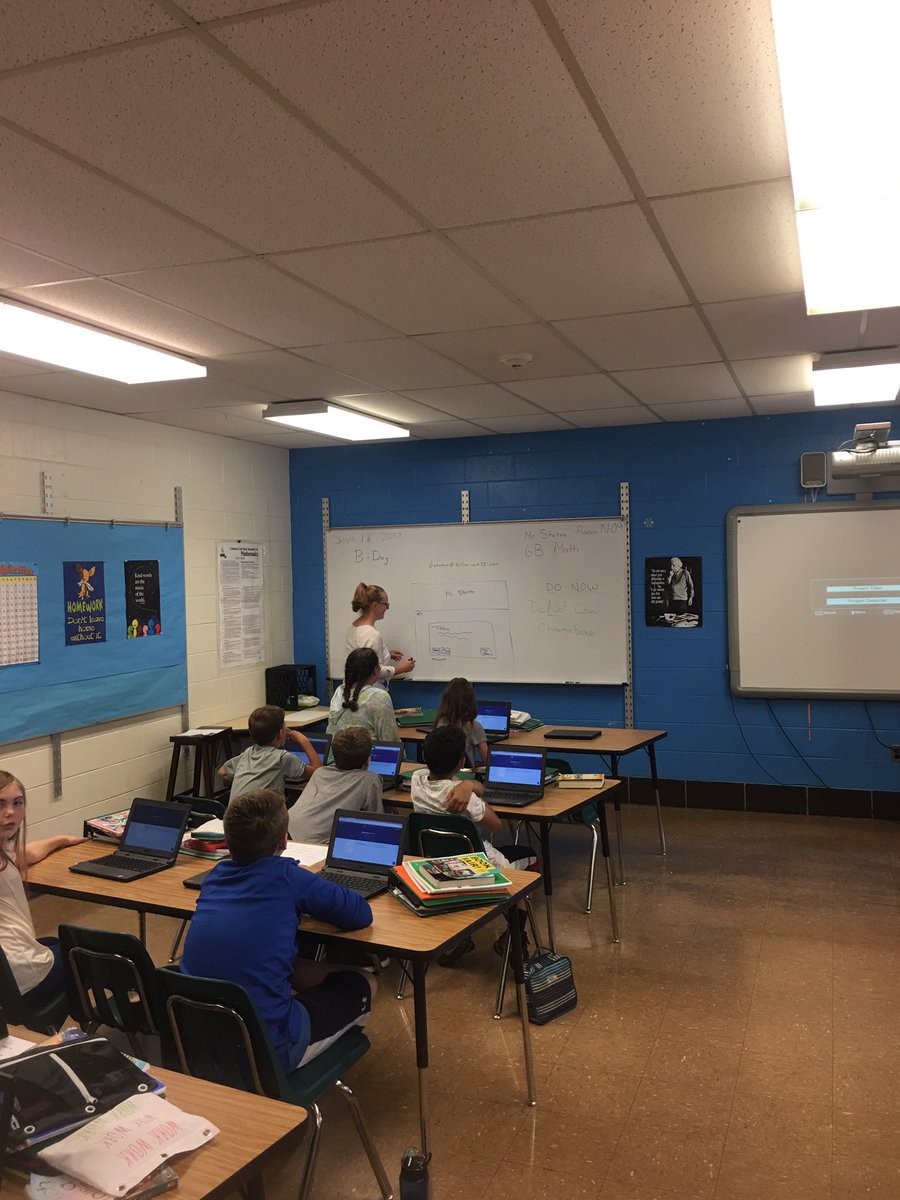 DanStatesSTEM's tweet image. Kickin&apos; it Old School with the whiteboard. (Smartboard under repair)#LUmathmethods