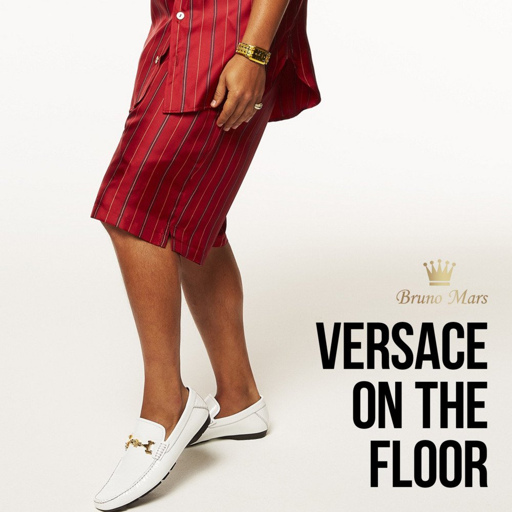 via_radio's tweet photo. Quédate en @via_radio porque llegan temazos como @BrunoMars con #VersaceOnTheFloor o @dkbmundial y @KingAfricaOfc con #ElTembleque https://t.co/pg0owMhFbP