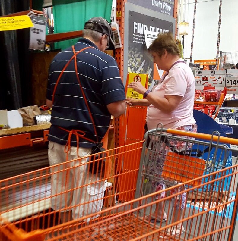 DS Steve creating an Emotional Connection with customers. Helping her make pumpkins out of dryer venting. #thenew4402 @SavannahmLeeper