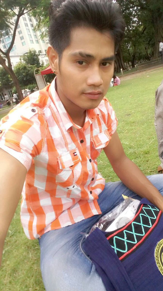 YeswanH's tweet photo. ေႂကြလားဗ် https://t.co/oDtA1DZUfW