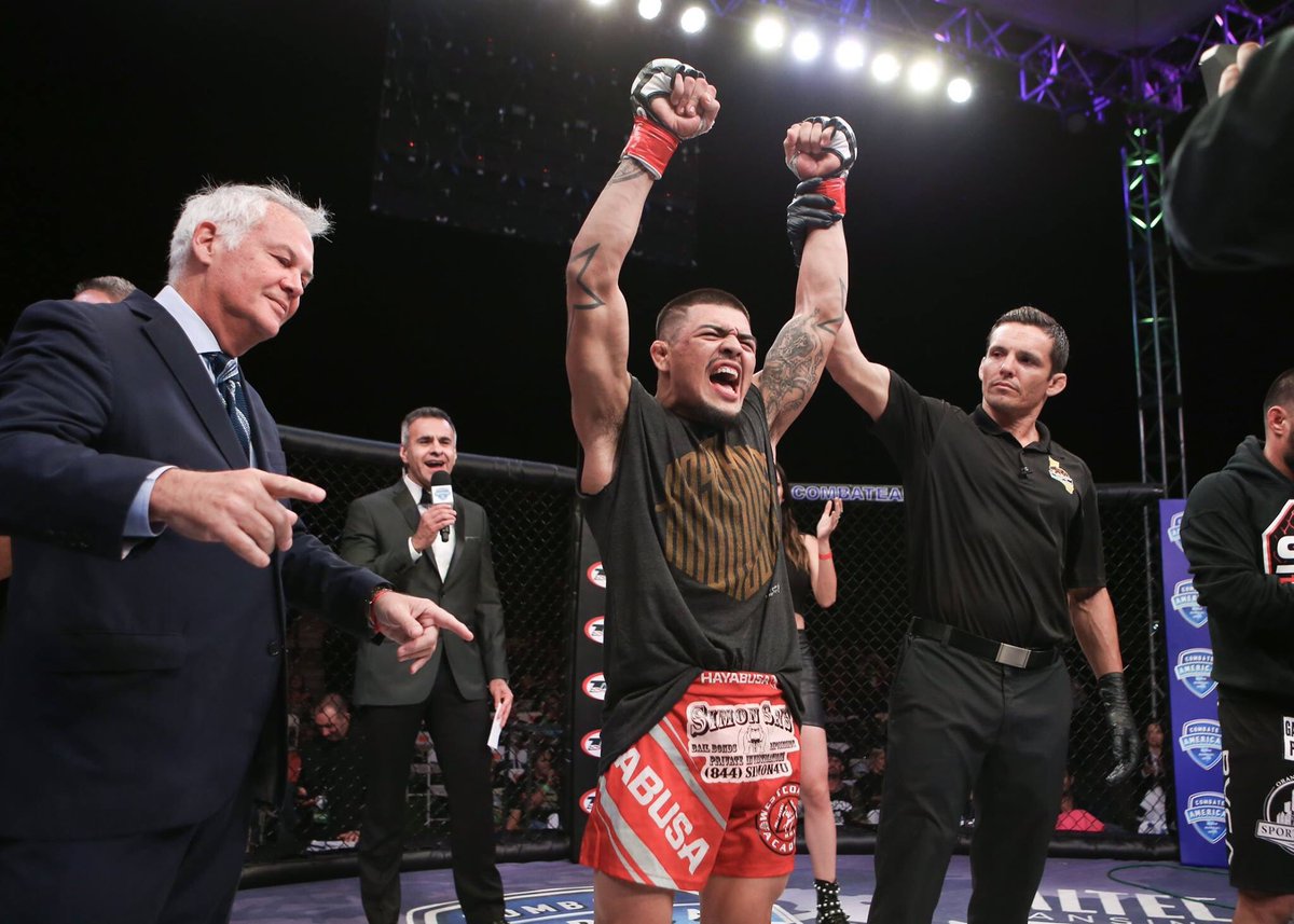 combateglobal's tweet photo. #Highlights: Jose "Froggy" Estrada vs. Izic "Lionheart" Fernandez
#Combate17 📷 @ScottHirano https://t.co/9yXBcMRIga