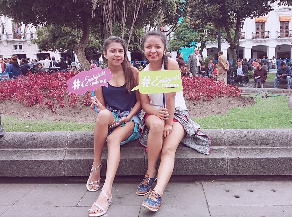 TurismoEc's tweet photo. .@Turismoec fomenta el turismo interno para convertir a todos los ecuatorianos en promotores y embajadores turísticos. #EmbajadorTurístico https://t.co/CkpjR35QTs
