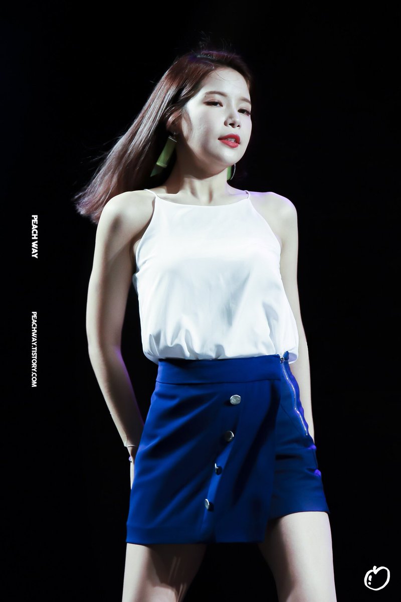 PEACHWAY_'s tweet photo. 170916 다산 대상 시상식 솔라 33 pic upload ! 
#마마무 #솔라

>https://t.co/RV3UOyAPCz https://t.co/HEdcoBFrjy