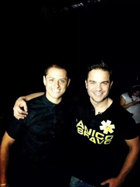 MunezOfficial's tweet photo. Photo of me &amp; my comrade @CH14_ 📸⚽️🙌🏻 VIVA MEXICO🇲🇽 #Mexico https://t.co/qNWl19N9Tr