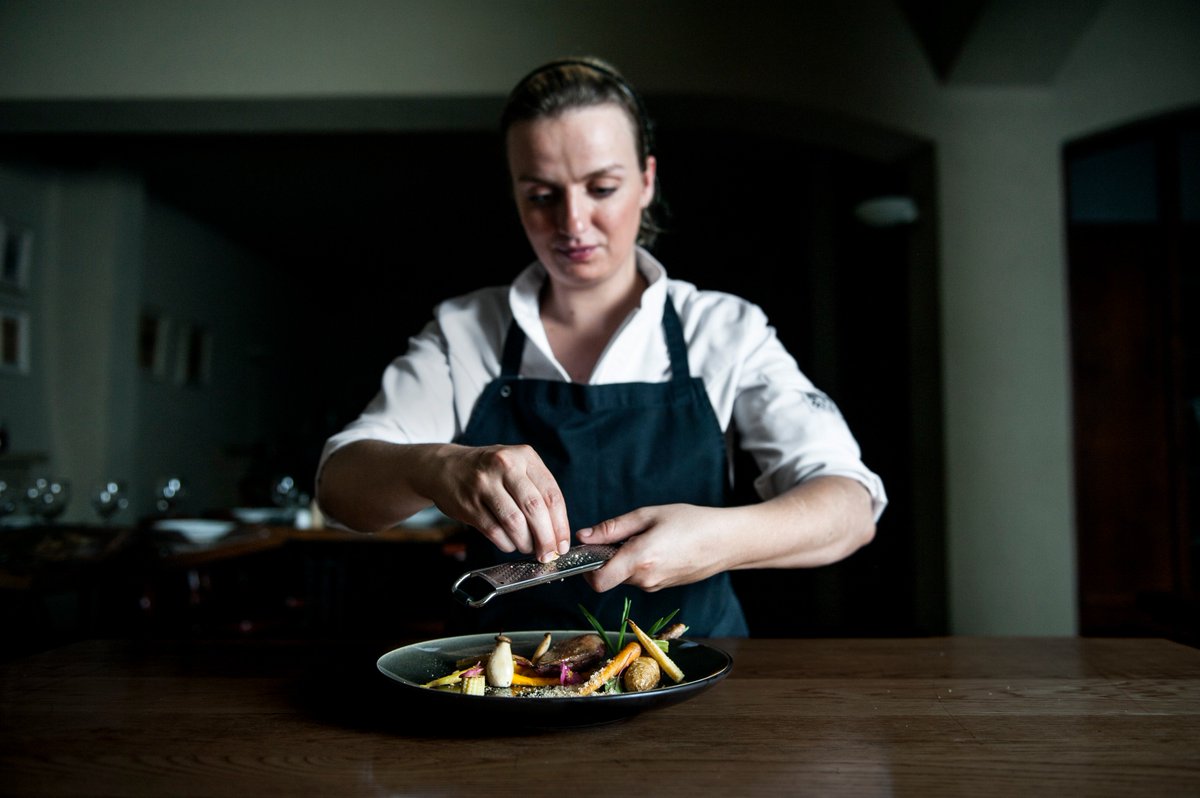 56 jonge topchefs geselecteerd als #jongkeukengeweld ambassadeurs om wereld te laten proeven v culinair Vlaanderen toerismevlaanderen.be/nieuws/jong-ke…