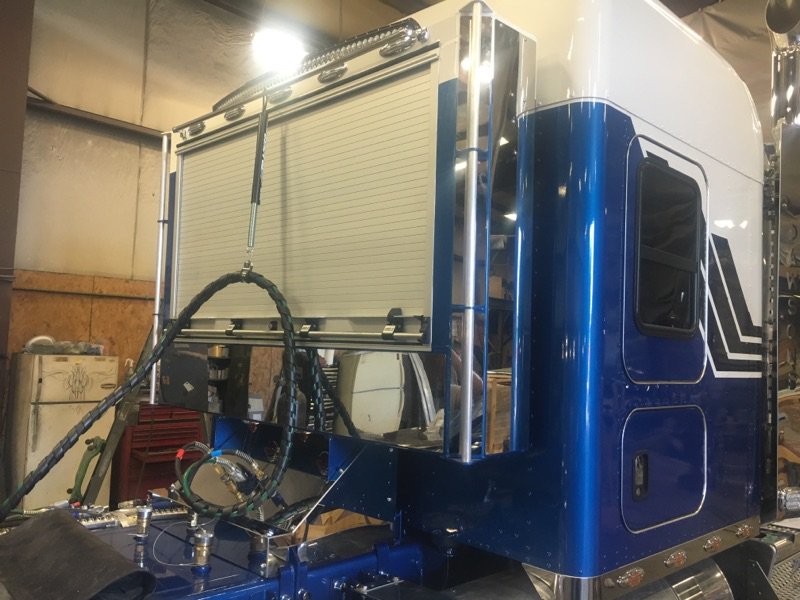 AMDORinc's tweet photo. Check out this alternate application for an AMDOR roll up door. #AMDOR #Headacherack #custom #rollupdoor https://t.co/reiW3VE5Yj