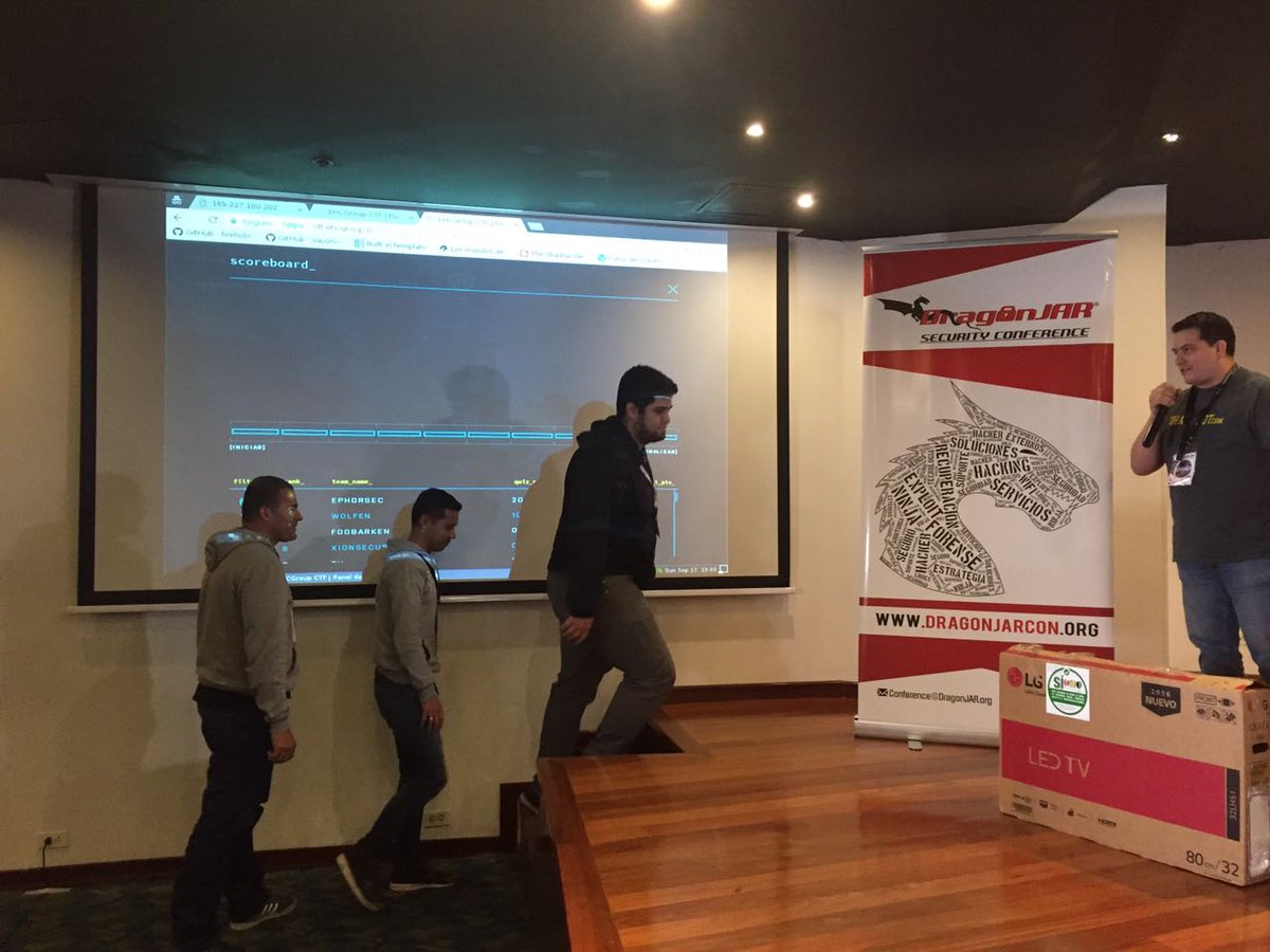 Ephorsec's tweet photo. Muy divertido el ctf  especialmente cuando la gente sabe lo que hace; @ehcgroup en la @DragonJARCon  y cuando se gana 😜. https://t.co/08WKQFpAez