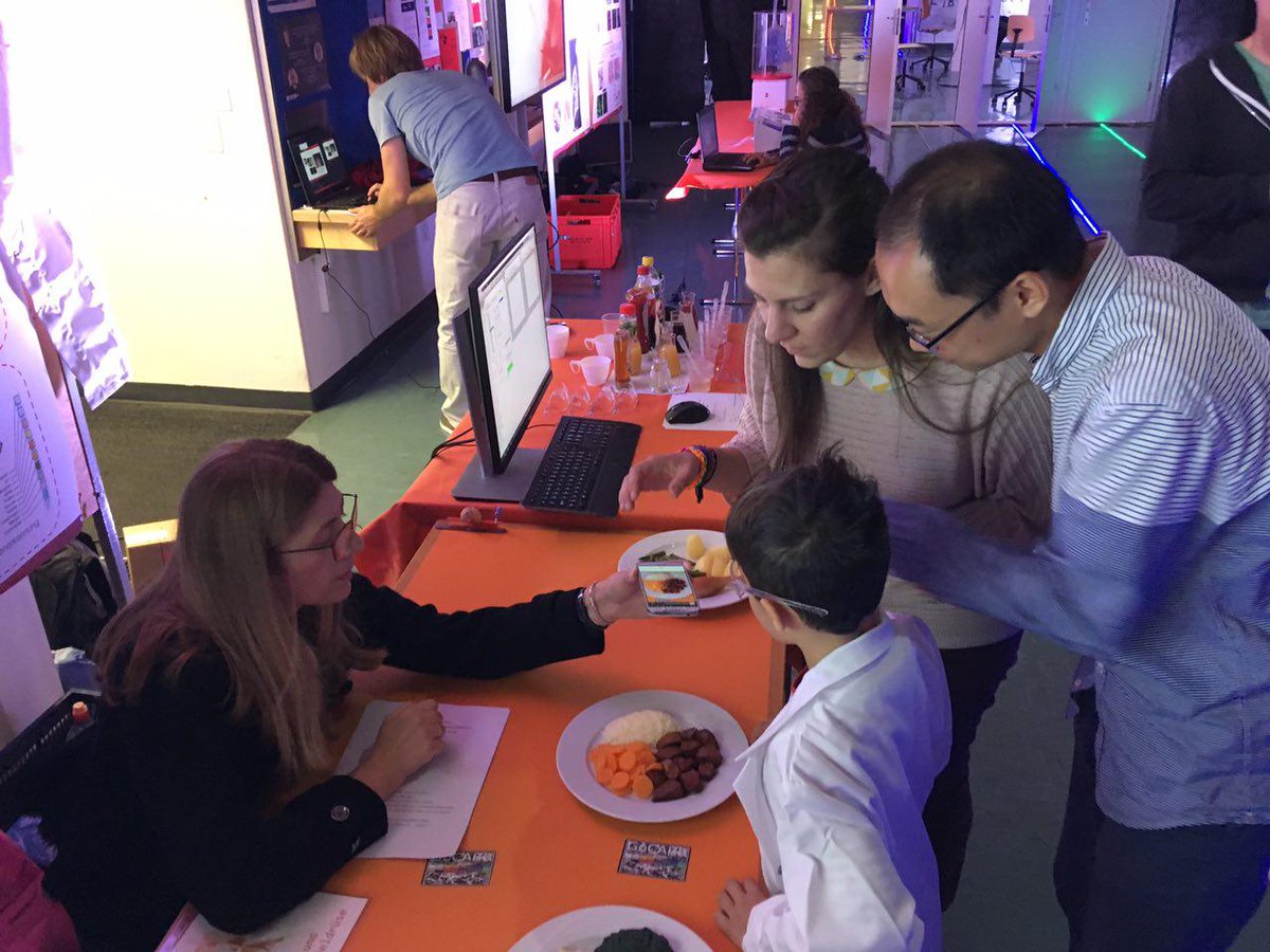 VasiloglouMaria's tweet photo. Amazing experience in #NDF17 at @unibern . Showing #GoCARB to our little visitors! #DTR @ARTORG #diabetestechnology https://t.co/COjQMA3dNT