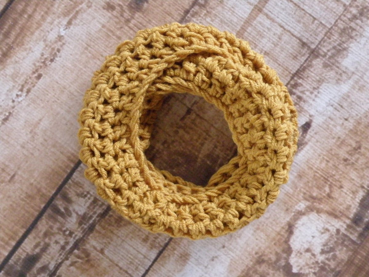 faithandgraceco's tweet photo. https://t.co/rp2xskEHL4 #infinityscarf #crochetinfinityscarf #toddlerscarf #kidsscarf #womensscarf #adultscarf #accessories #fall https://t.co/MCEJ2lUBpe