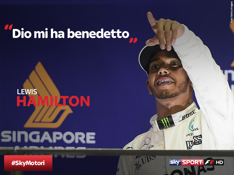 SkySportF1's tweet photo. Terza vittoria consecutiva 🏆🇸🇬
+ 28 su #Vettel 👍
“Serviva un miracolo e avevo bisogno della pioggia" 🎙
#SkyMotori #SingaPower https://t.co/XRUIqxH5wK